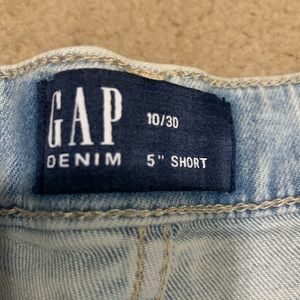 GAP denim shorts. New, never worn, size 10